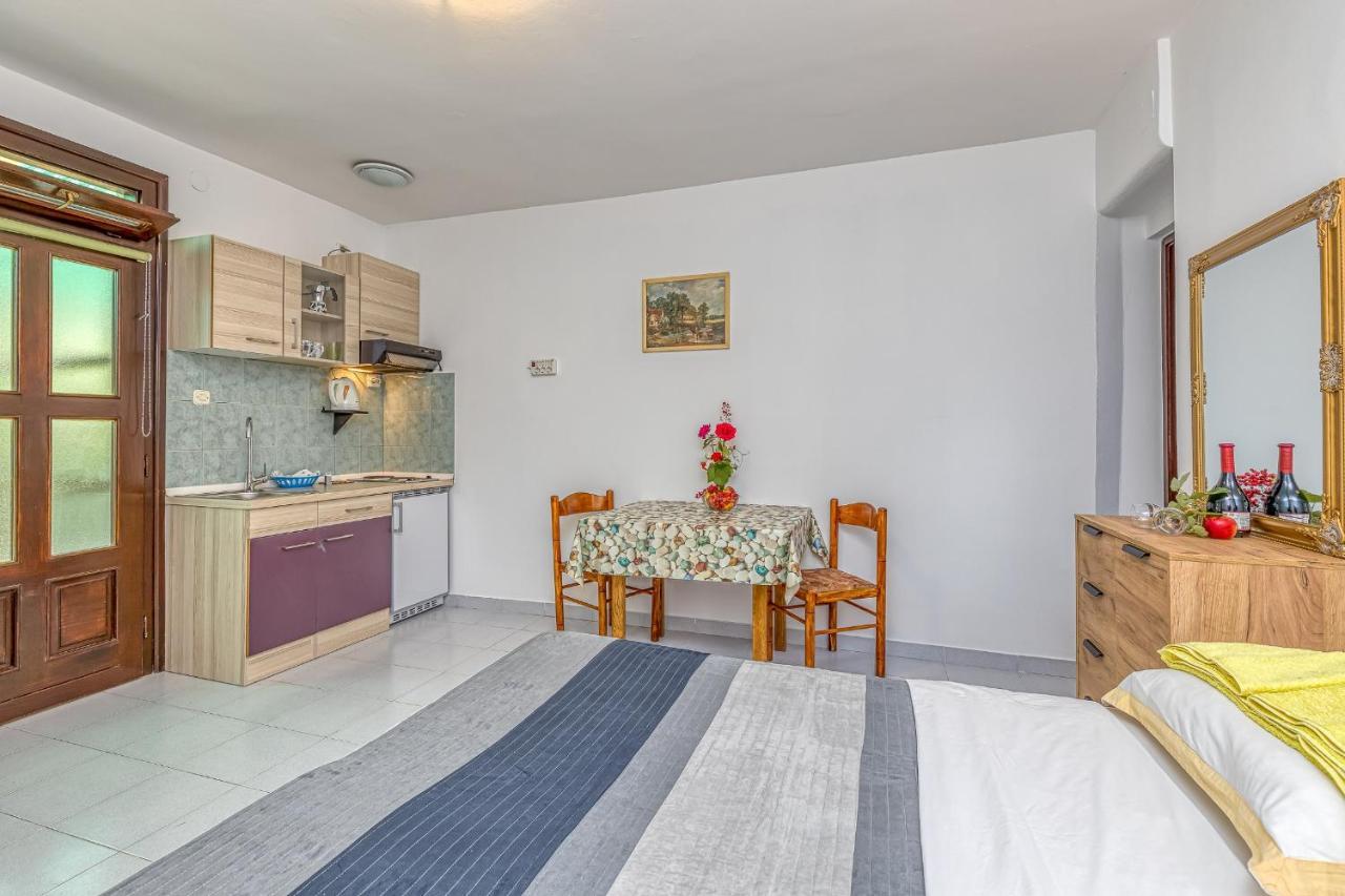 Apartments Bastovanovic Ровинь Экстерьер фото